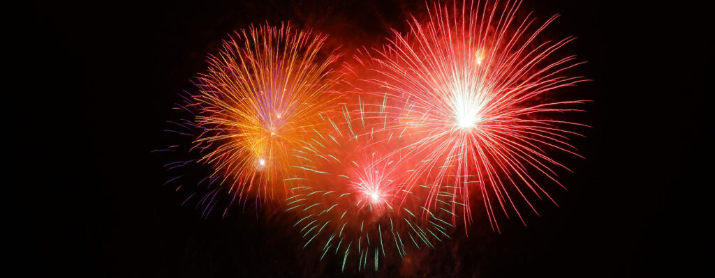 Vuurwerk_HansBraxmeier_Pixabay